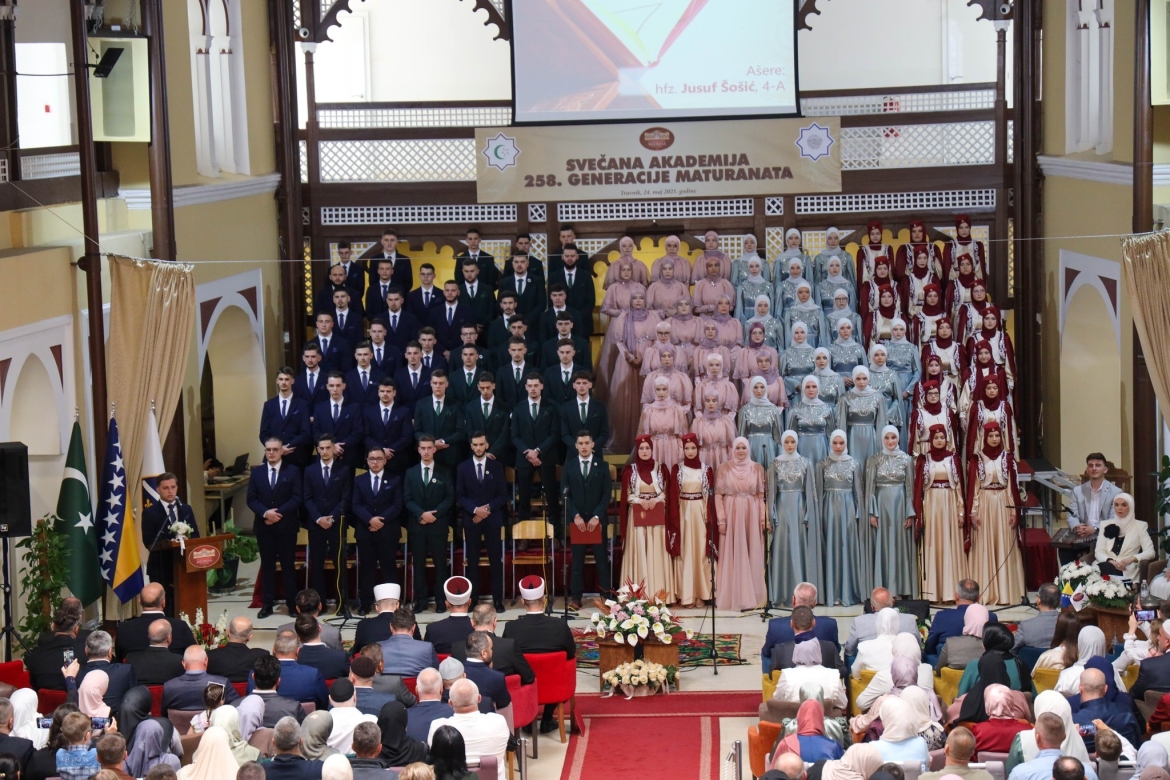 Svečana akademija i defile 258. generacije maturanata