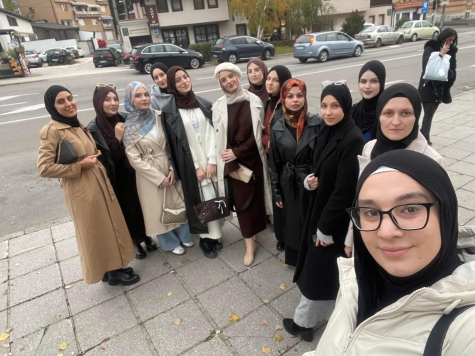 Maturantice 4-E u posjeti Muzeju optičkih iluzija u Sarajevu 