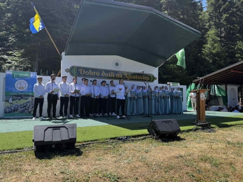 Hor Medrese premijerno izveo kasidu o Ajvatovici - himnu Ajvatovice