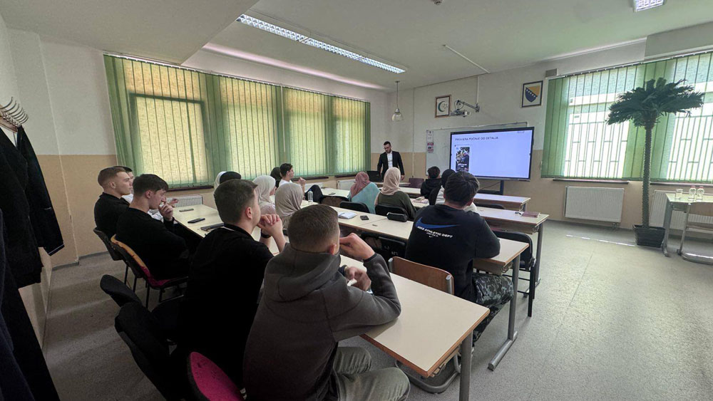 Edukacija o AI i medijima: „Važno je pokazati učenicima kako neke alate mogu koristiti mnogo kvalitetnije“