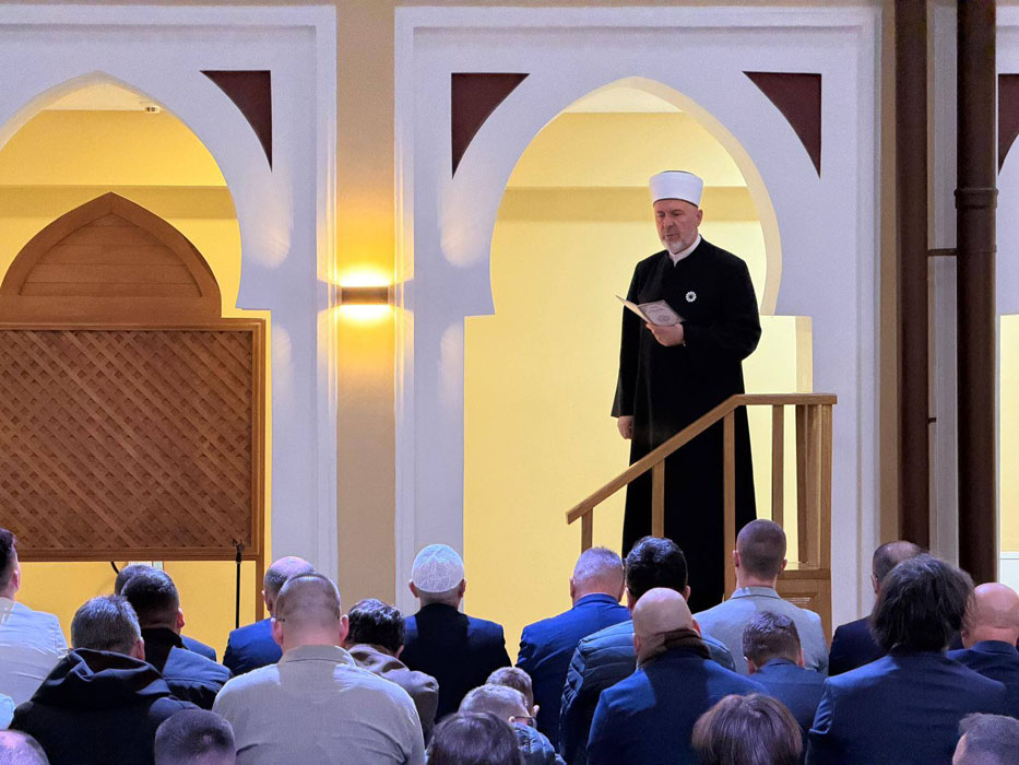 Bajram-namaz u Elči Ibrahim-pašinoj medresi